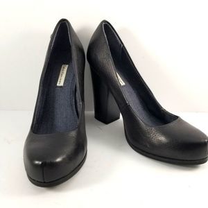 Calvin Klein Jeans Black Pumps Size 8M. S688